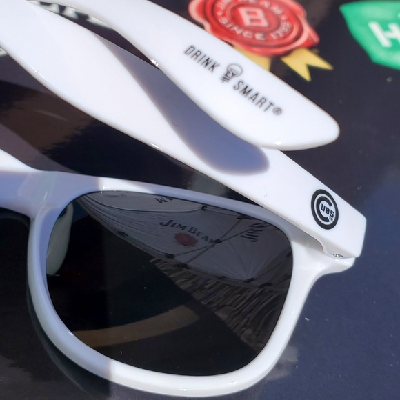 Jim Beam Chicago Cubs Sunglasses in White 10 pack - Picture 4 of 4